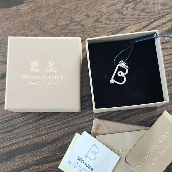 New Burberry B palladio charm/keychain - Picture 1 of 3